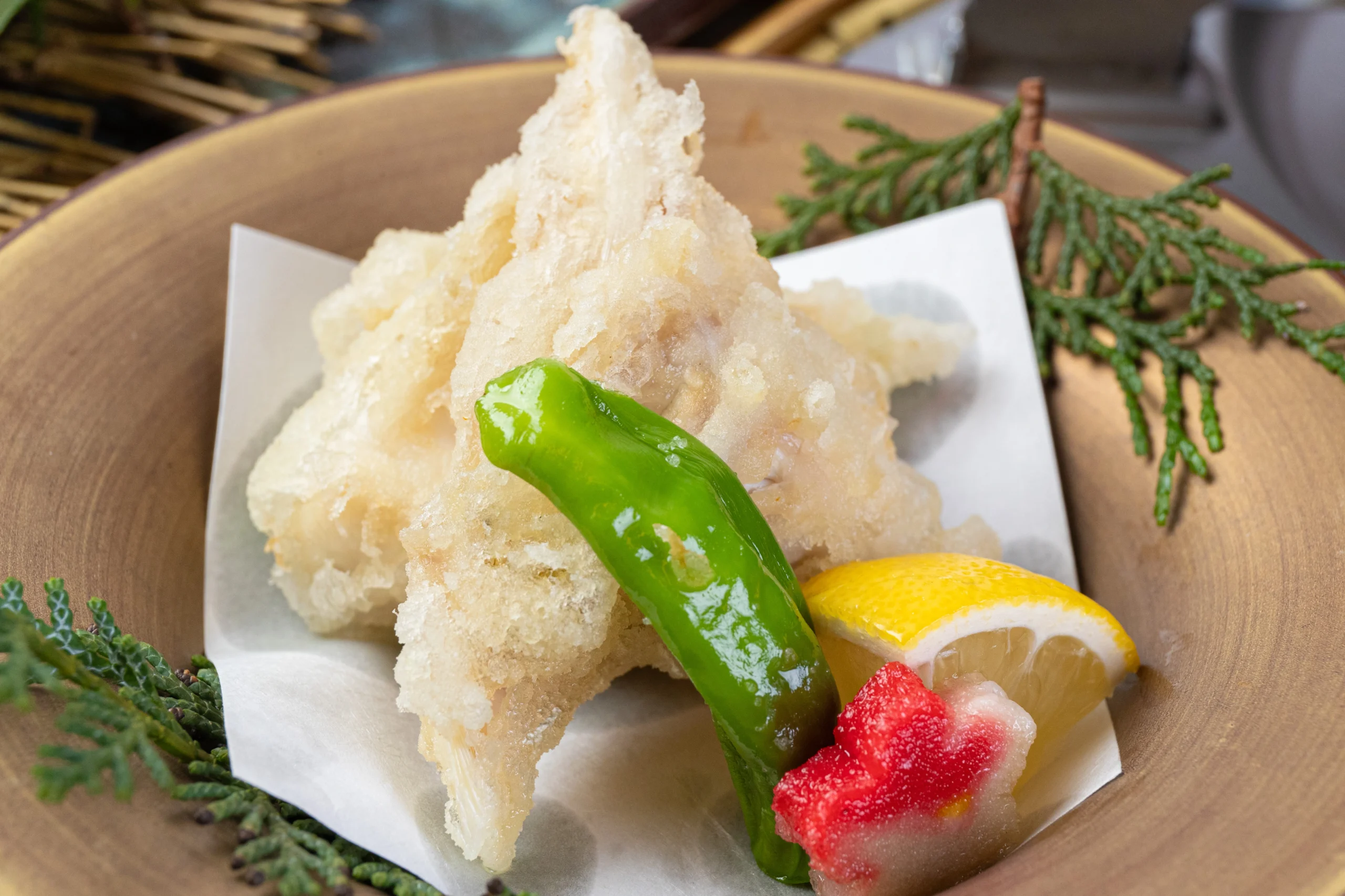 旨味を封じ込める「ふぐ唐揚げ」